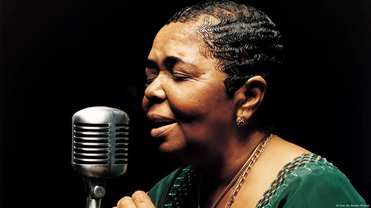 https://www.radioatlantico.net/wp-content/uploads/2025/07/Cesaria-Evora-Diva-da-Morna.webp?utm_source=chatgpt.com